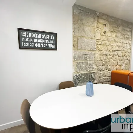 Urban Flat 52 - Charming 2 Bdr Flat In Center Of Lejlighed